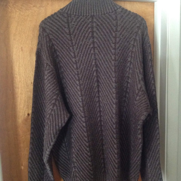 Sweater - Picture 2 of 5